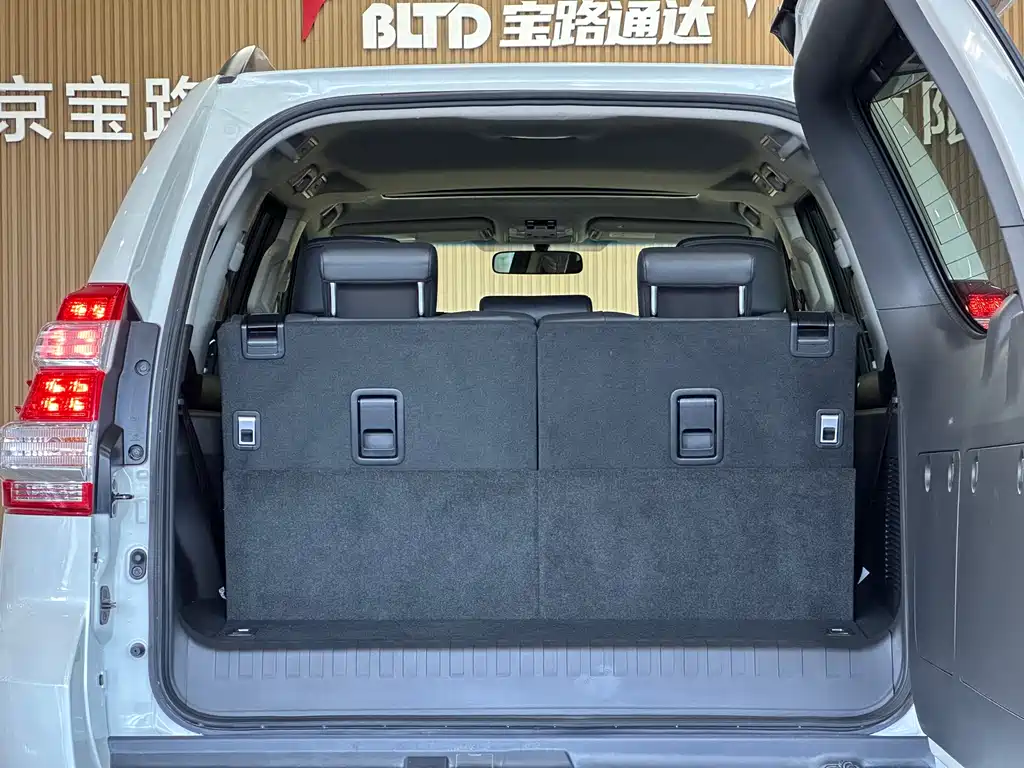 Toyota Prado 2017 — фото 15