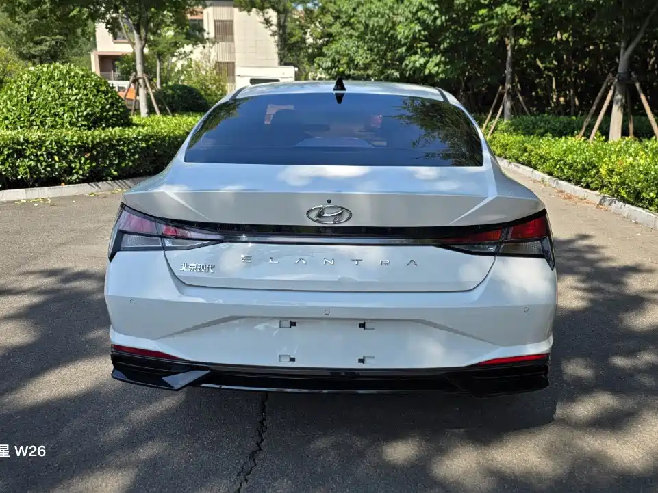 Hyundai Elantra 2023 — фото 16