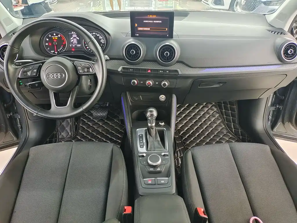 Audi Q2L 2019
