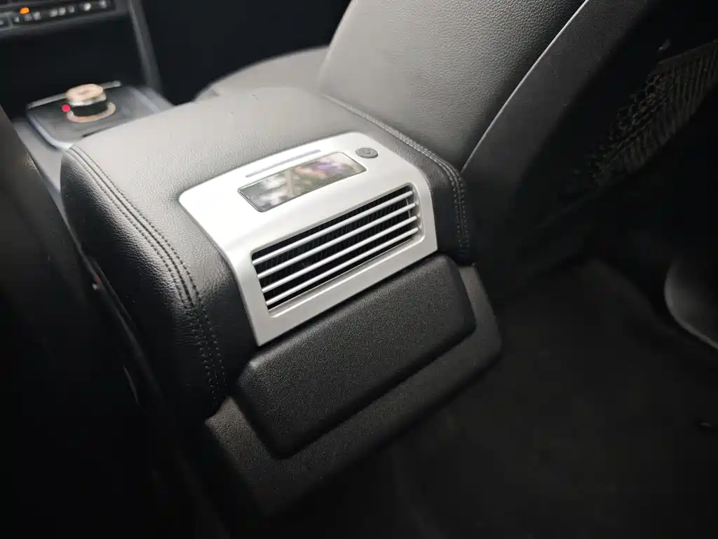 Land Rover Discovery Sport 2018 — фото 18