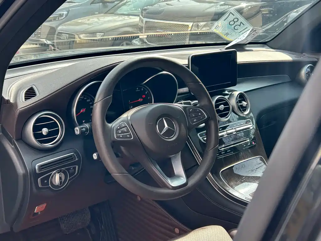 Mercedes-Benz GLC 2018 — фото 8