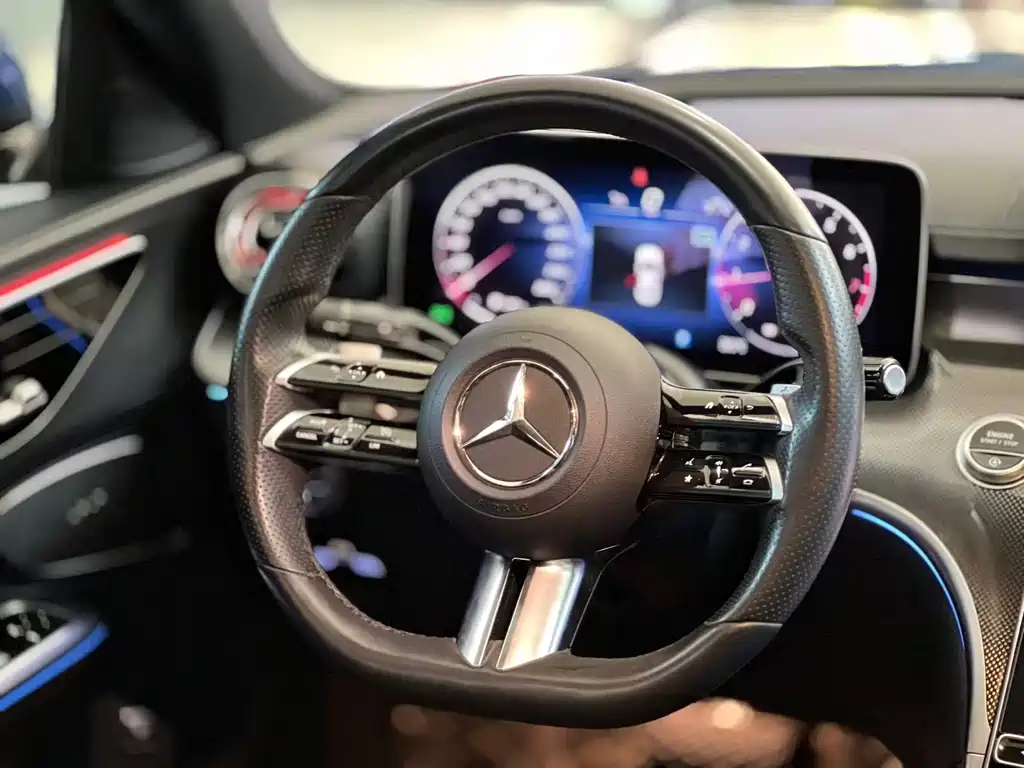 Mercedes-Benz C-Class 2023 — фото 7