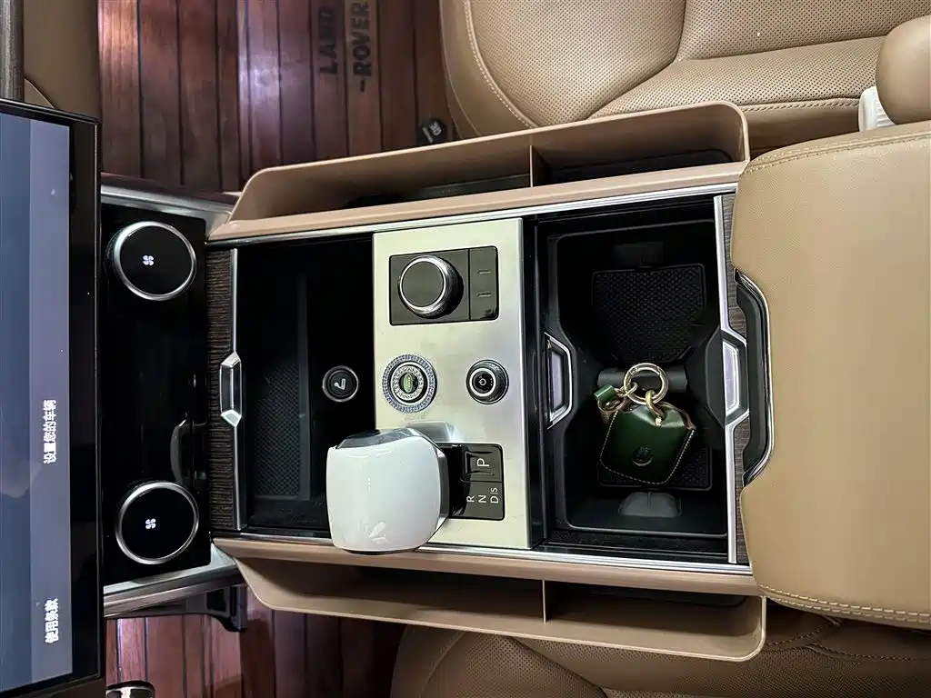 Land Rover Range Rover 2023 — фото 10