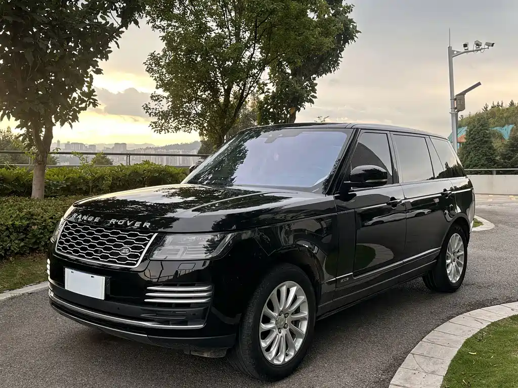 Land Rover Range Rover 2021 — фото 1