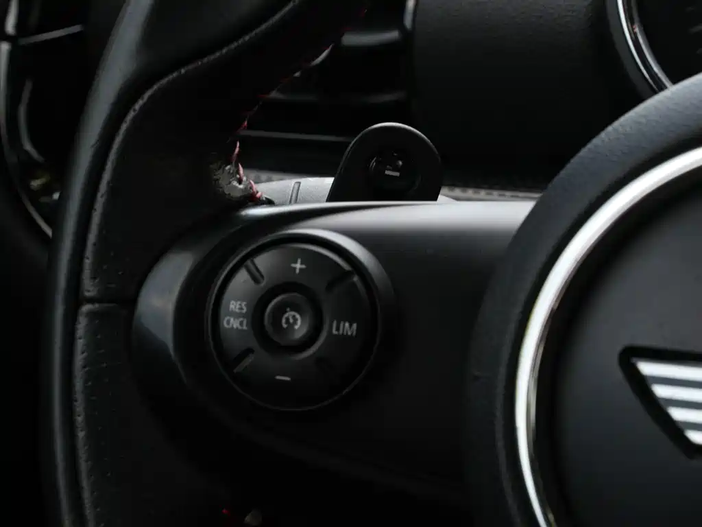 MINI Clubman 2018 — фото 27