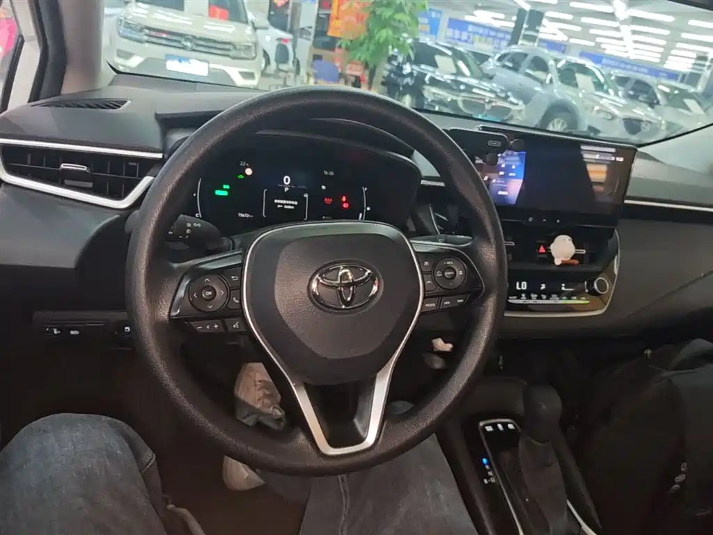 Toyota Corolla 2023 — фото 10