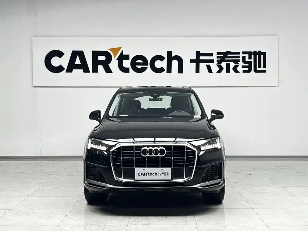 Audi Q7 2023 — фото 1