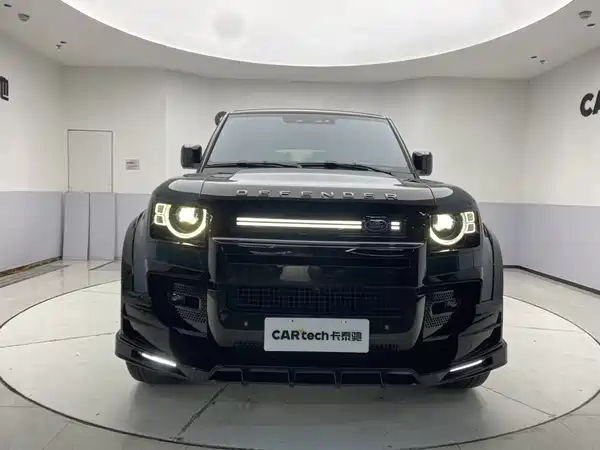 Land Rover Defender 2025