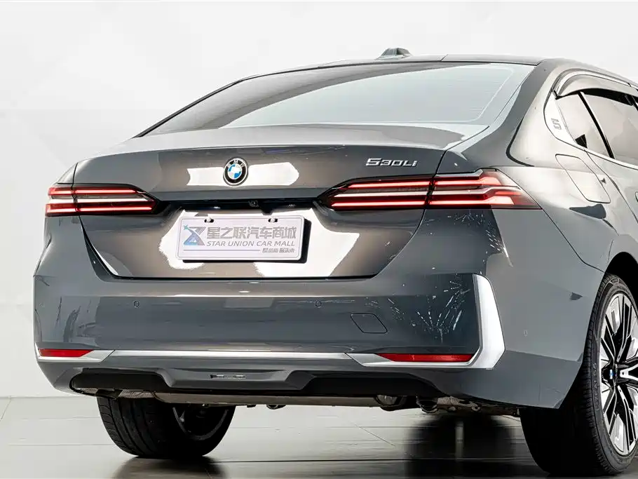 BMW 5 Series 2025
