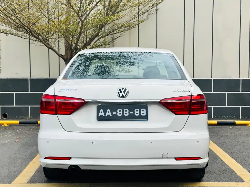 Volkswagen Lavida 2015 — фото 24