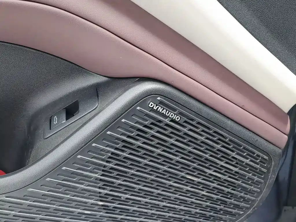 BYD Seal 07 DM-i 2025 — фото 8