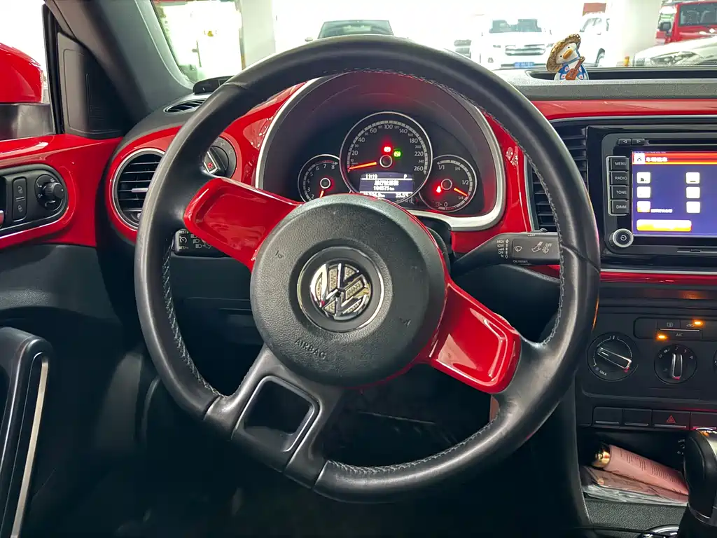 Volkswagen Beetle 2018 — фото 13