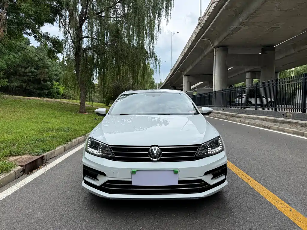 Volkswagen Sagitar 2019