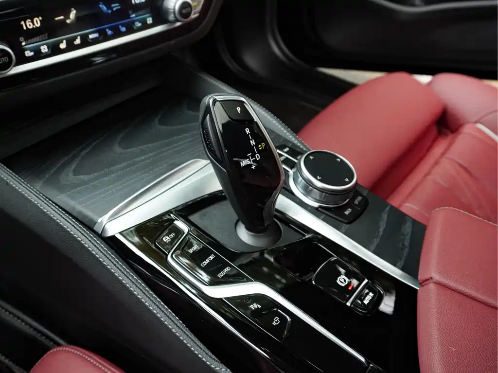 BMW 5 Series 2022 — фото 15