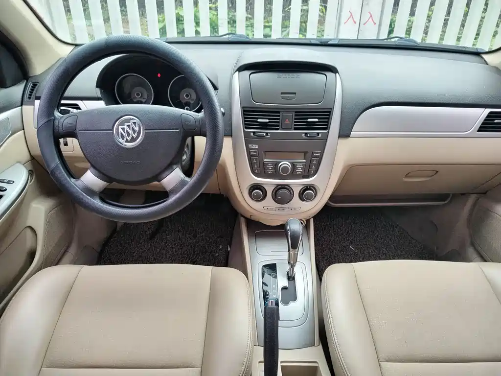 Buick Excelle 2014 — фото 13