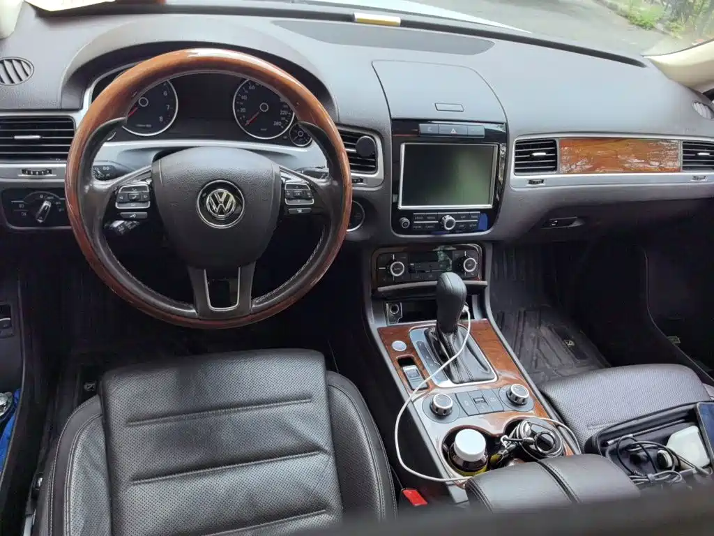 Volkswagen Touareg 2015 — фото 10