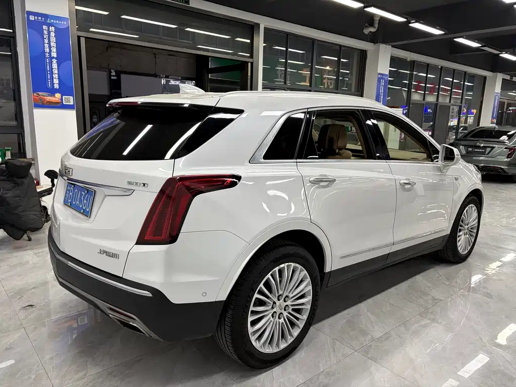 Cadillac XT5 2020 — фото 9