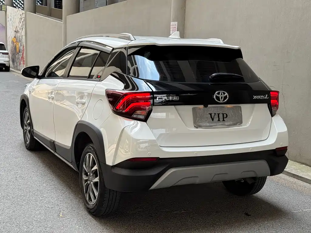 Toyota Yaris L 2023