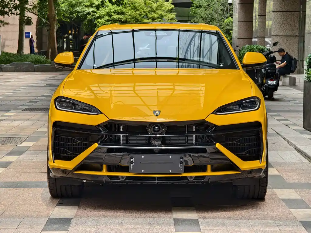Lamborghini Urus SE 2026 — фото 2