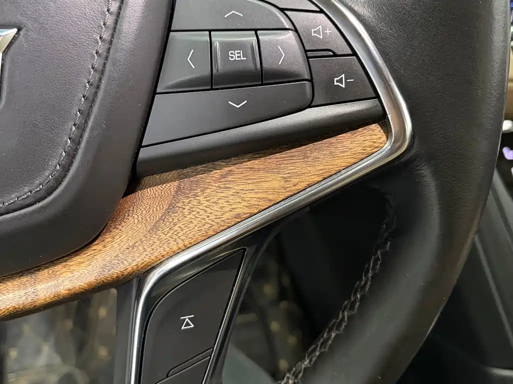 Cadillac XT5 2020 — фото 12