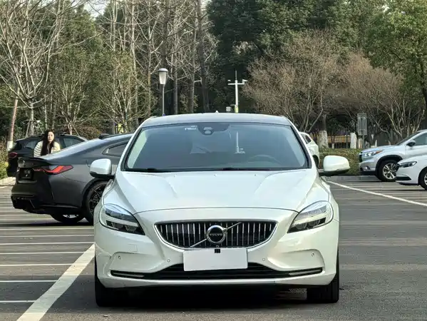 Volvo V40 2017