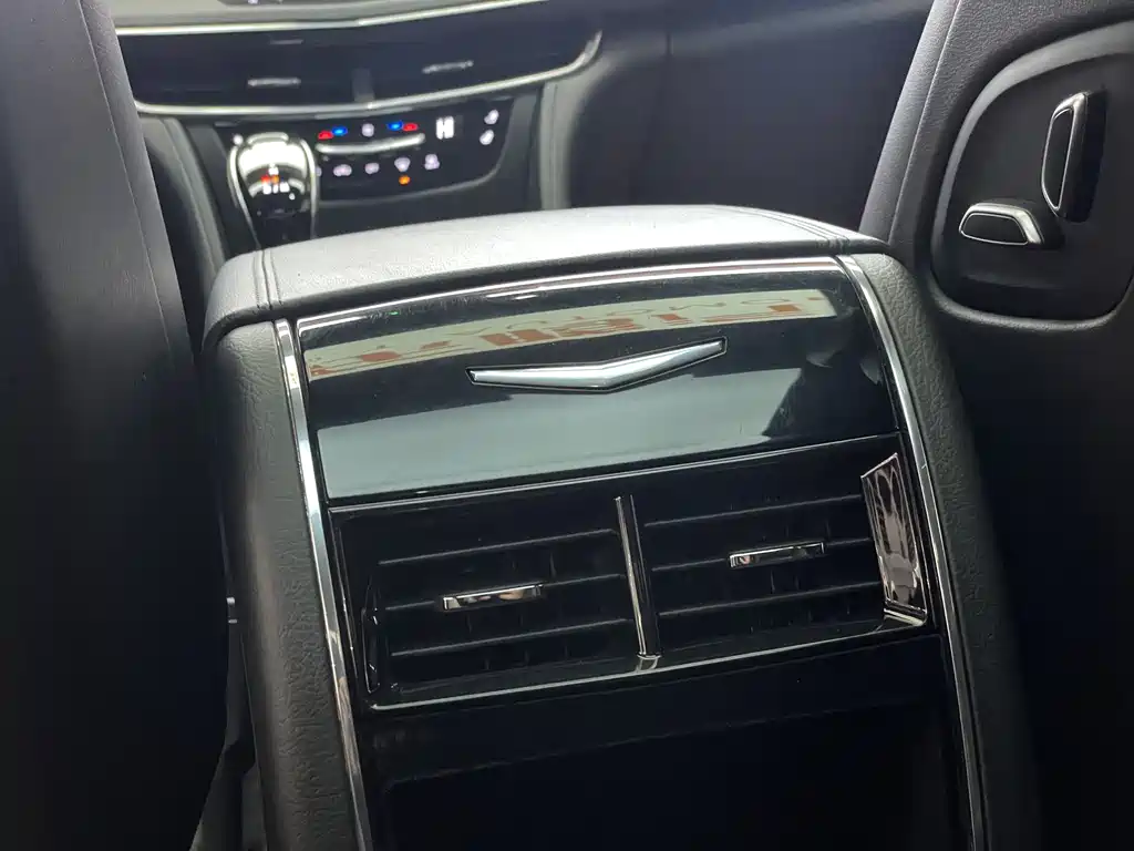 Cadillac CT6 2020 — фото 30