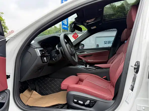 BMW 5 Series 2021