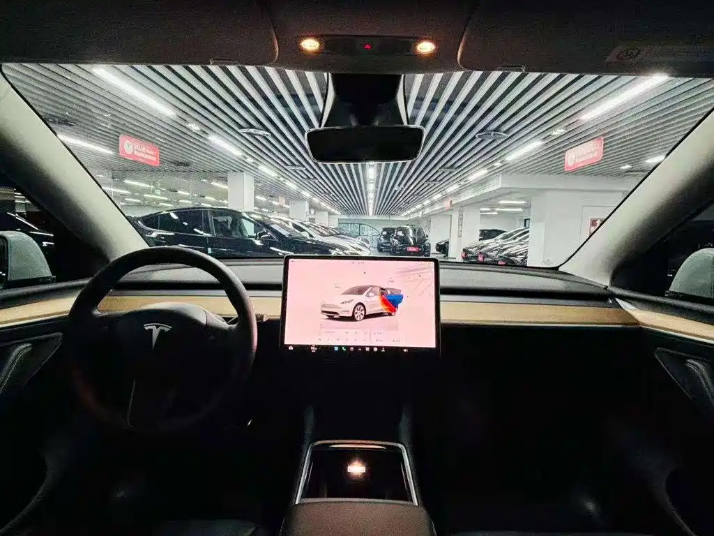 Tesla Model Y 2022 — фото 8