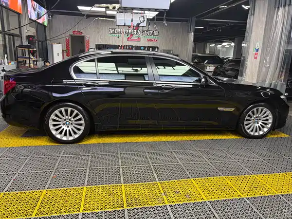 BMW 7 Series 2010