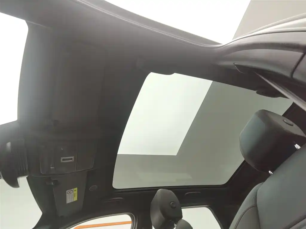 Land Rover Discovery Sport 2023 — фото 14