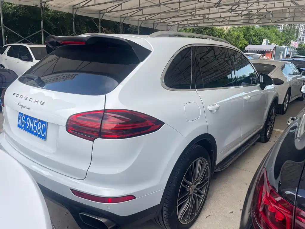 Porsche Cayenne 2015 — фото 6