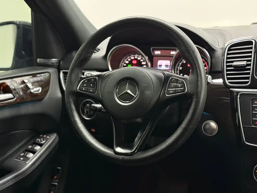 Mercedes-Benz GLS 2017 — фото 31