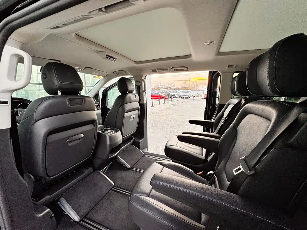 Mercedes-Benz V-Class 2020 — фото 11