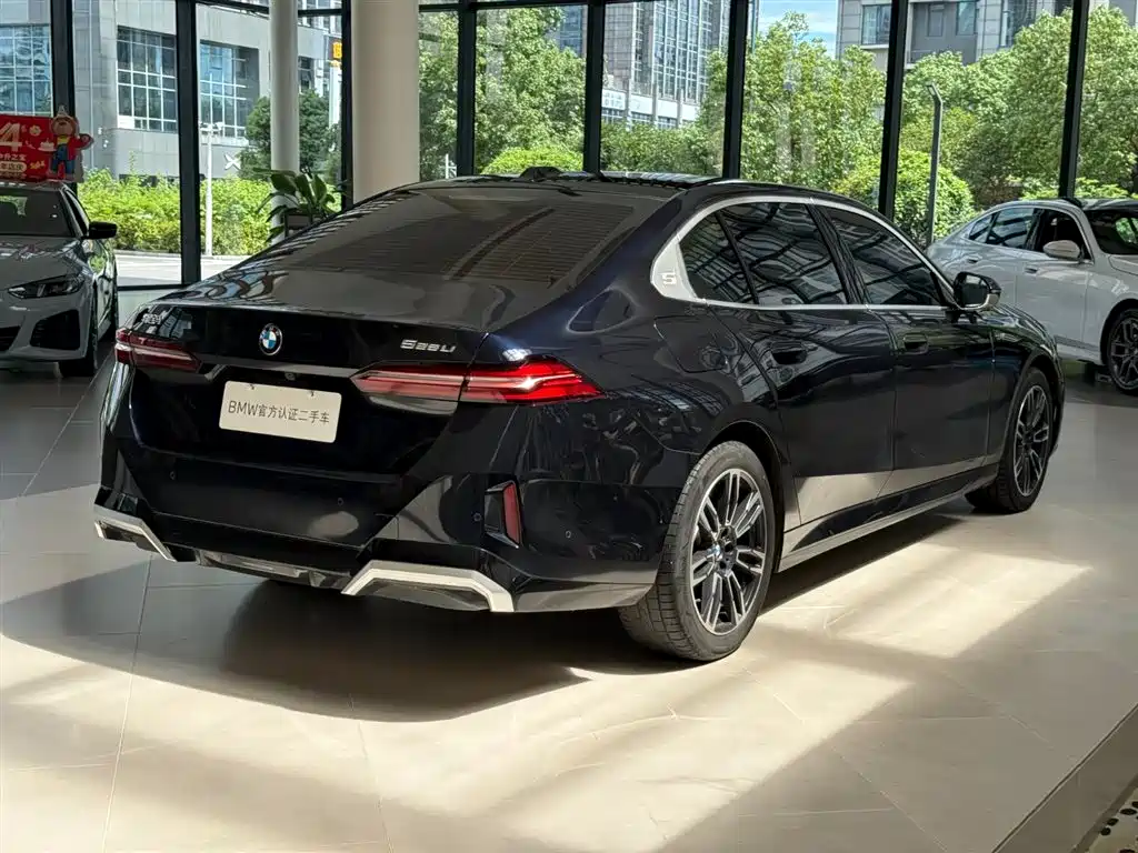 BMW 5 Series 2025