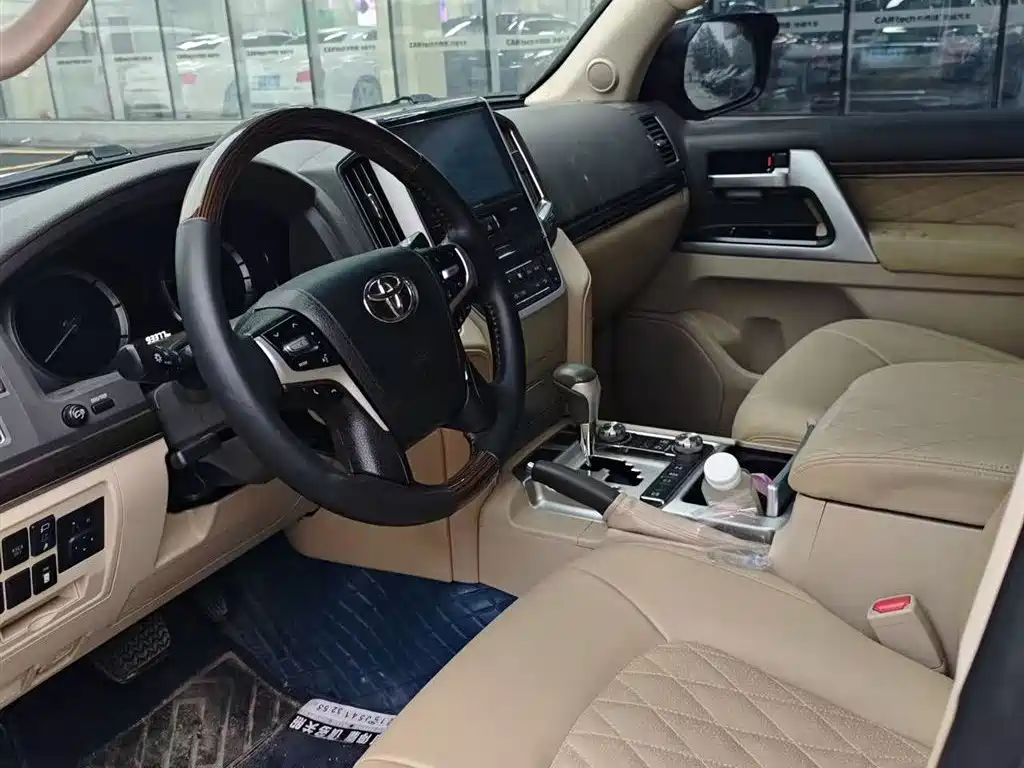 Toyota Land Cruiser 2019 — фото 9
