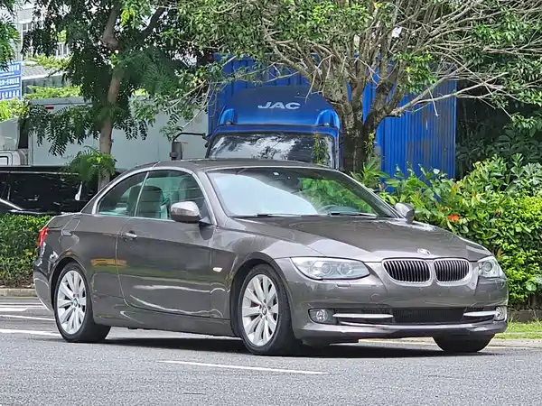 BMW 3 Series 2011