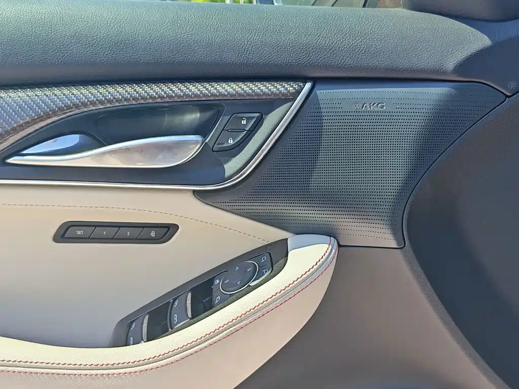 Cadillac CT5 2025 — фото 11