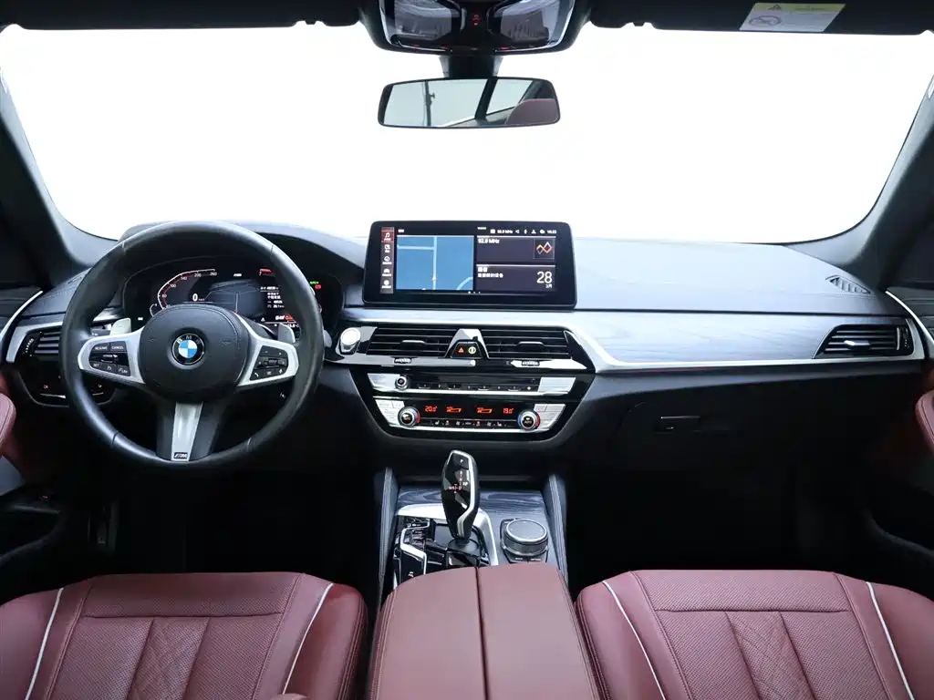 BMW 5 Series 2021 — фото 13
