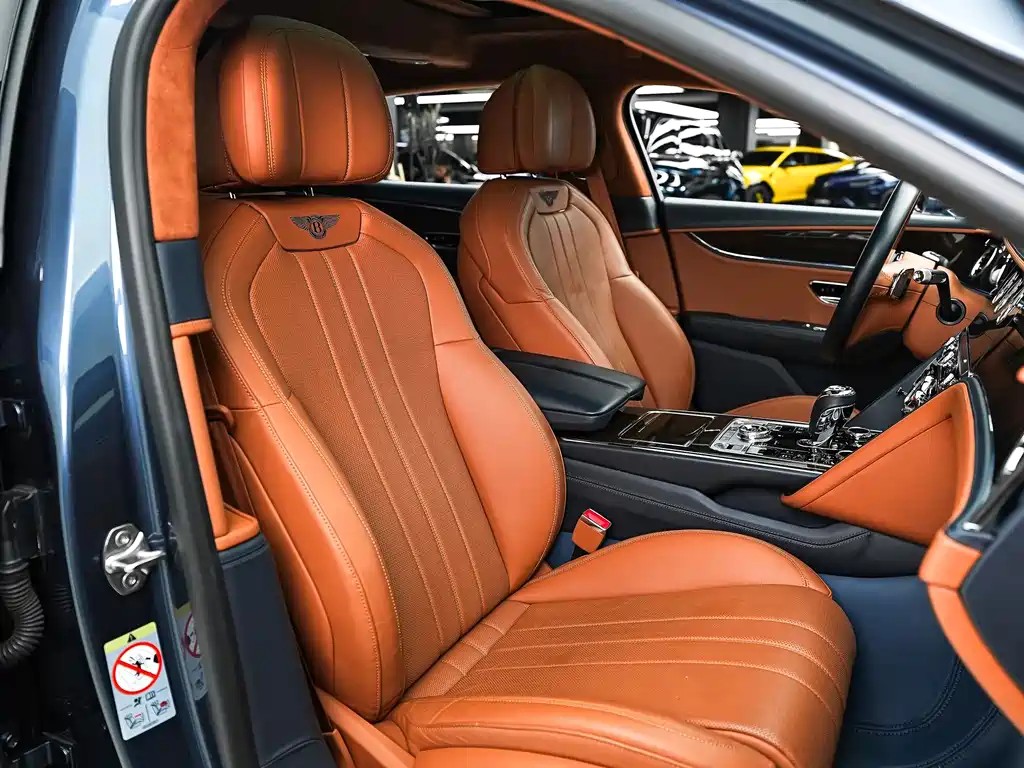 Bentley Flying Spur 2020 — фото 15