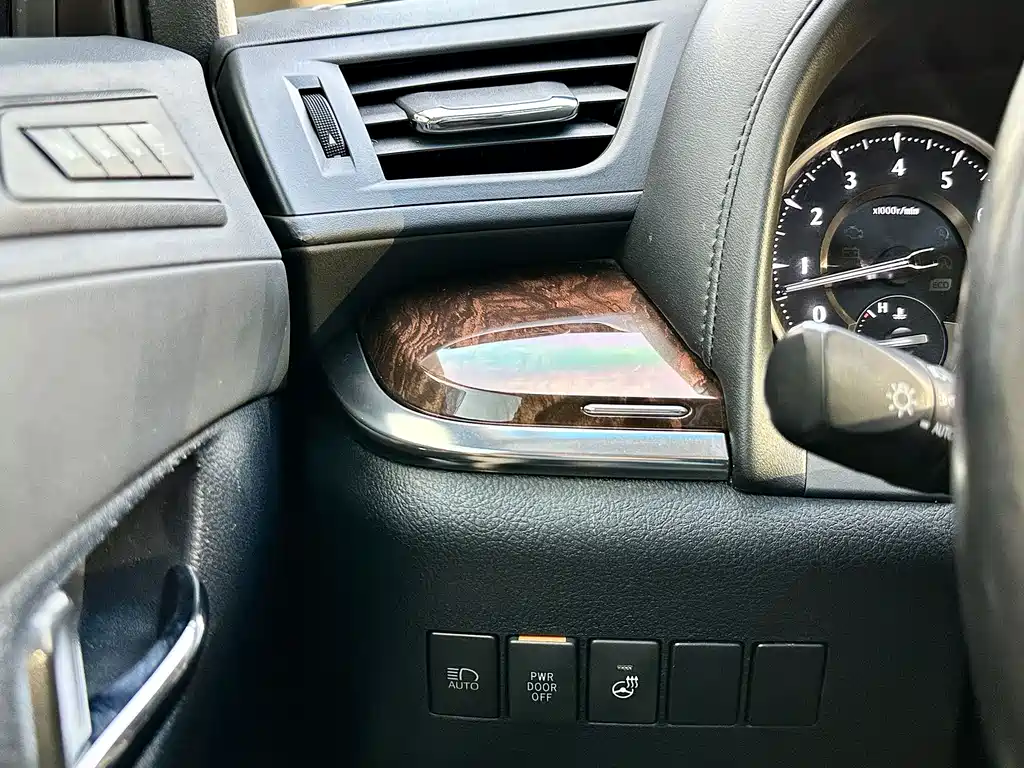 Toyota Alphard 2019 — фото 25