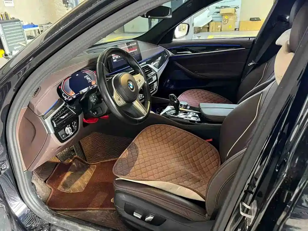 BMW 5 Series 2023