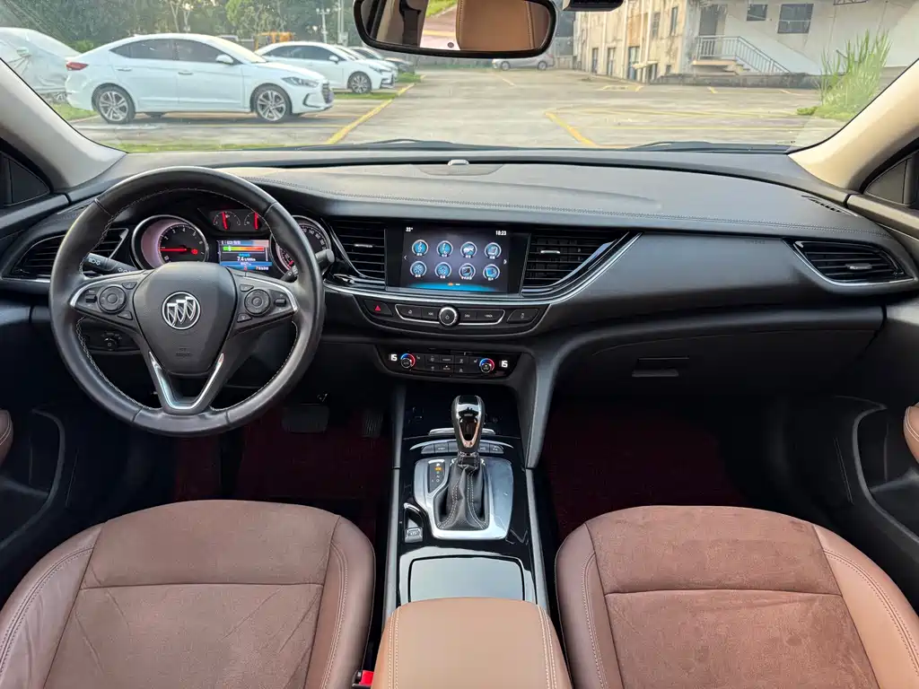 Buick Regal 2019 — фото 10