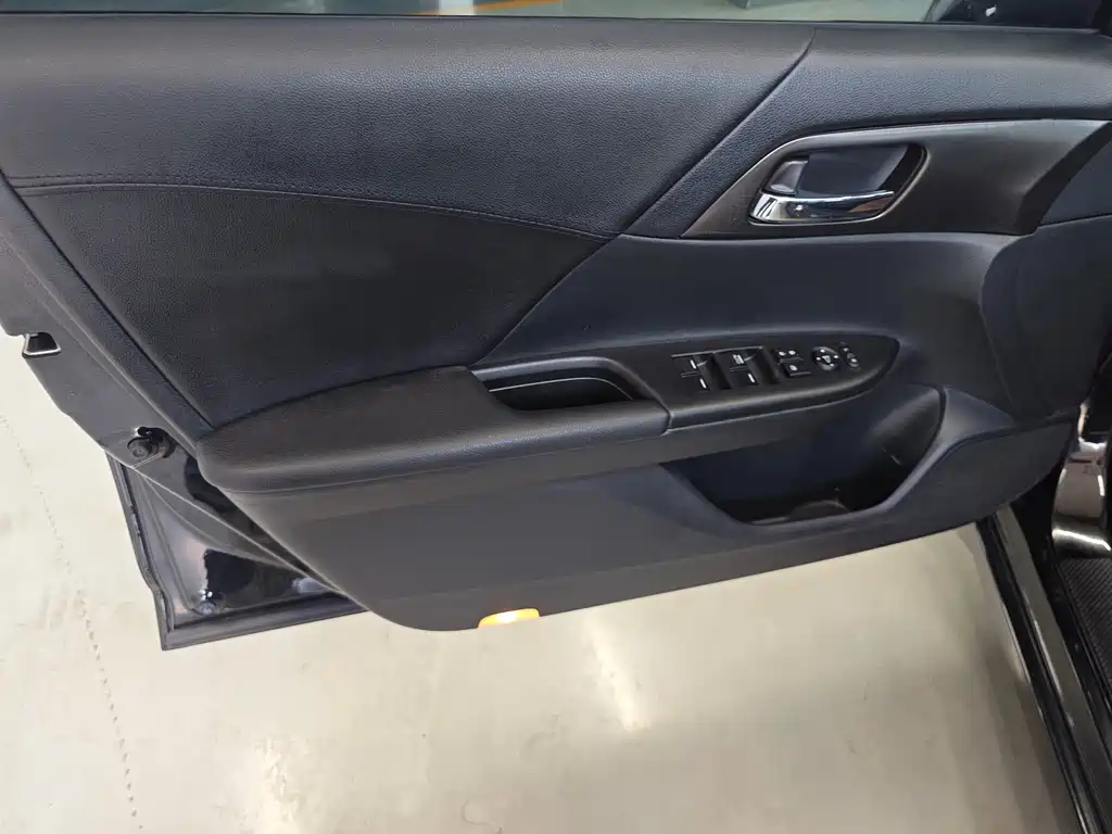 Honda Accord 2015 — фото 11