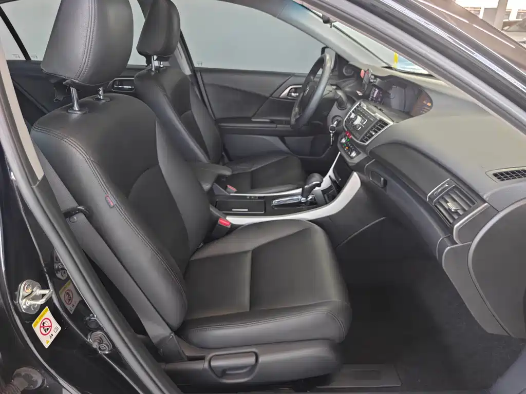 Honda Accord 2015 — фото 9