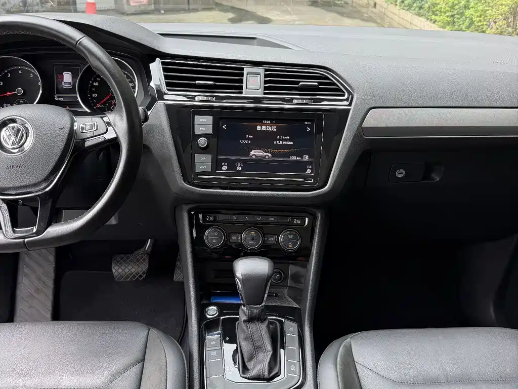 Volkswagen Tiguan L 2020 — фото 13