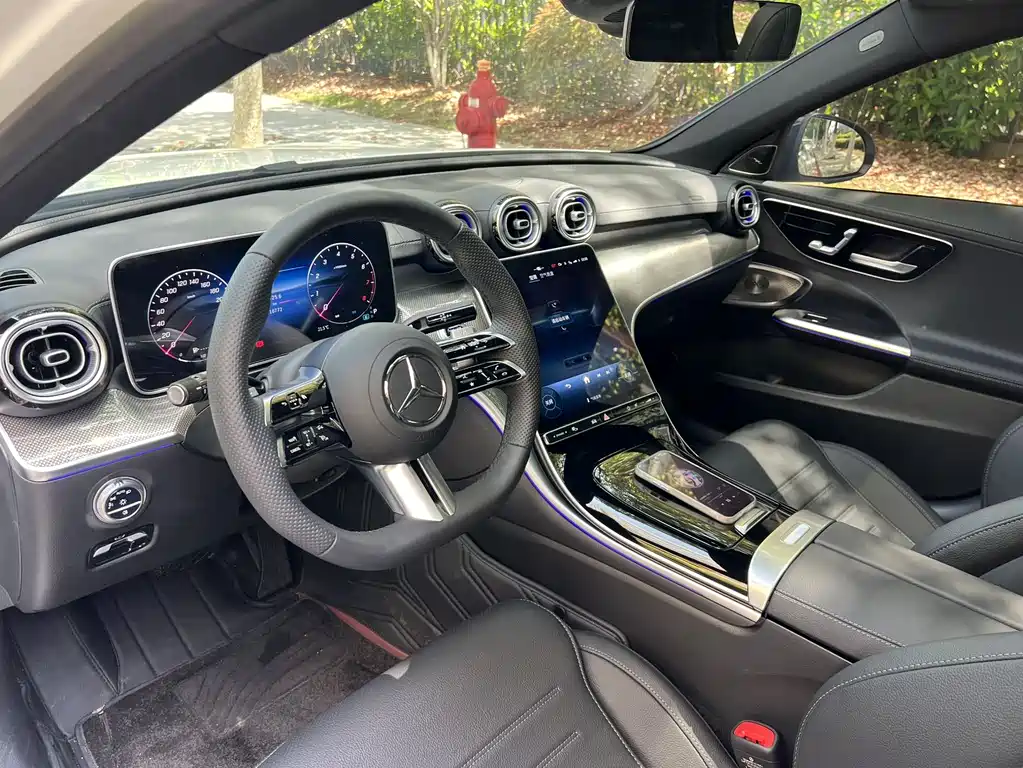 Mercedes-Benz C-Class 2025 — фото 5