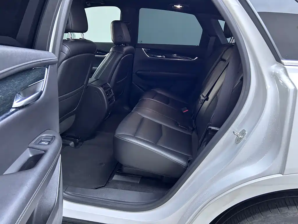 Cadillac XT5 2021 — фото 9