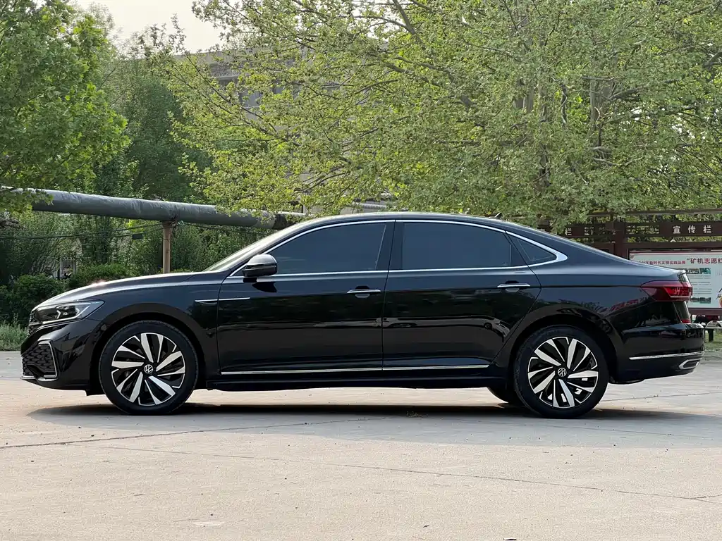Volkswagen Passat 2022 — фото 4