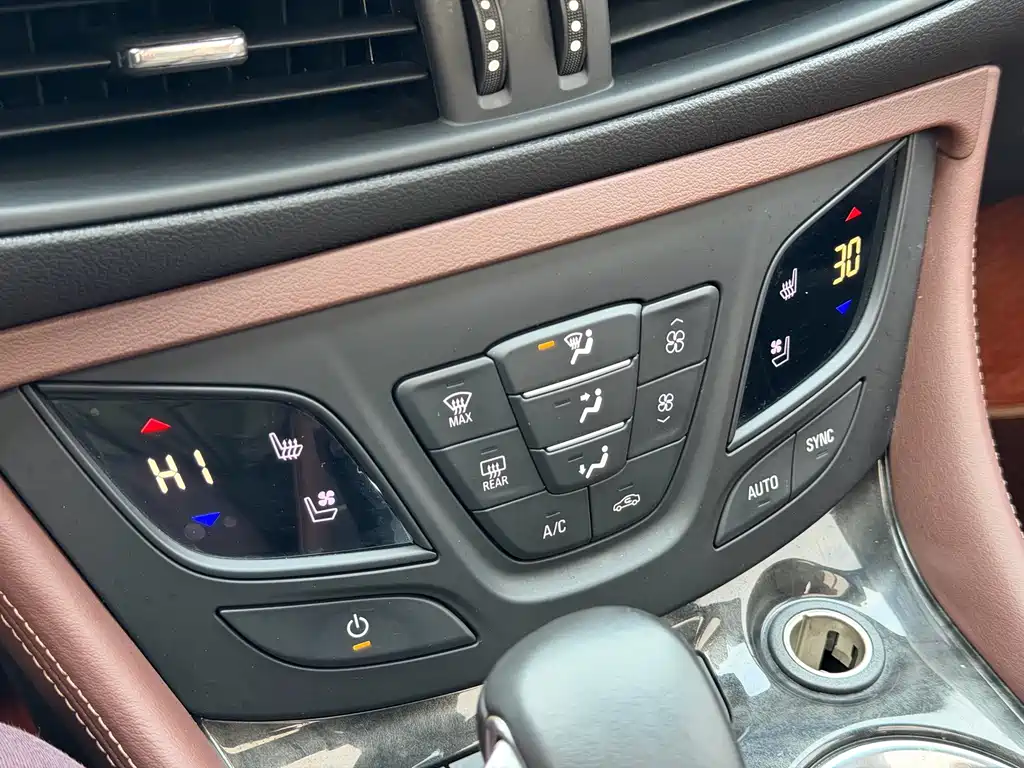 Buick Envision Plus 2016 — фото 11