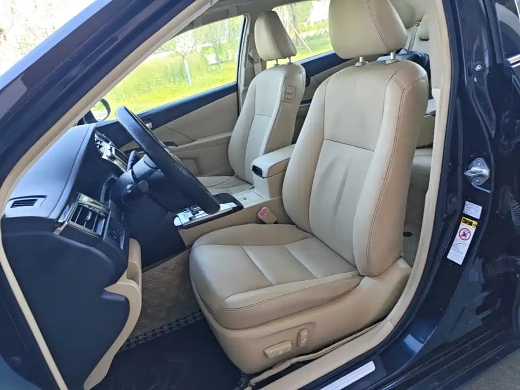 Toyota Camry 2015 — фото 15